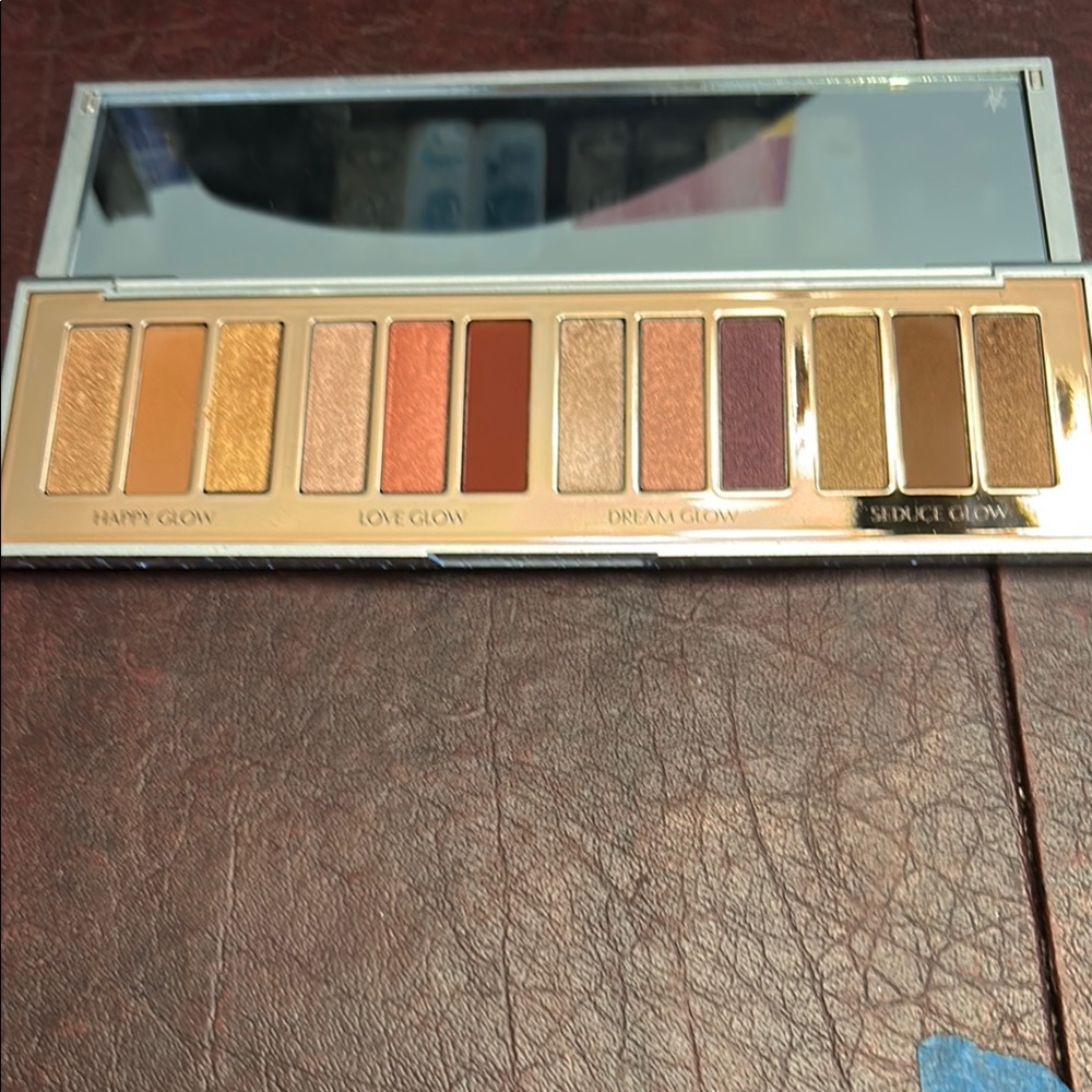 Charlotte Tilbury Gold and Brown Eyeshadow Palette for Stunning Looks
